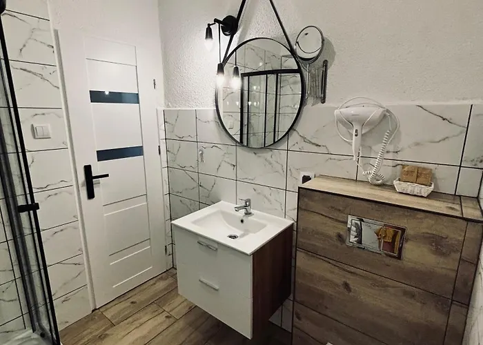 Pod Wozem בית הארחה Trzebiatow nad Rega